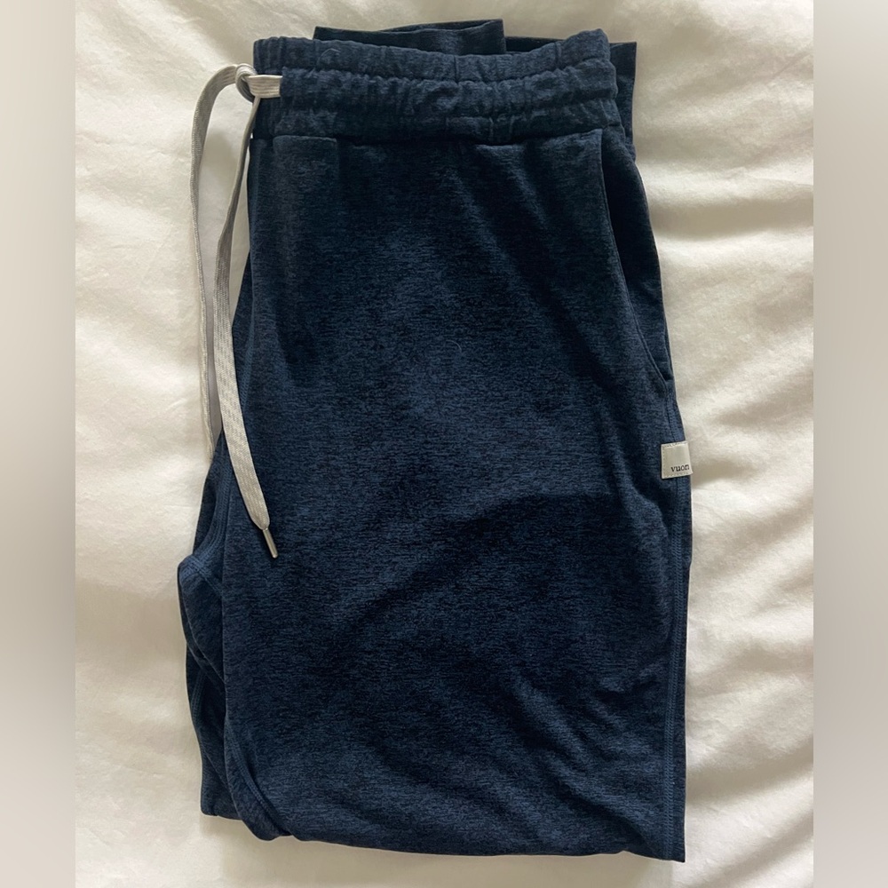 Vuori Performance jogger in midnight heather size medium